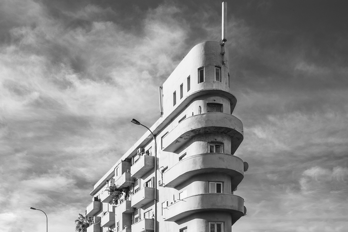 Black and White，Minimalism，Architectural design，Tel Aviv ，Bauhaus style，