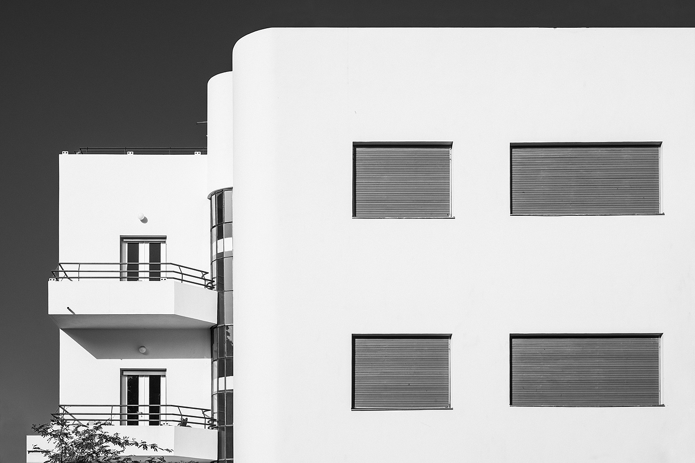 Black and White，Minimalism，Architectural design，Tel Aviv ，Bauhaus style，