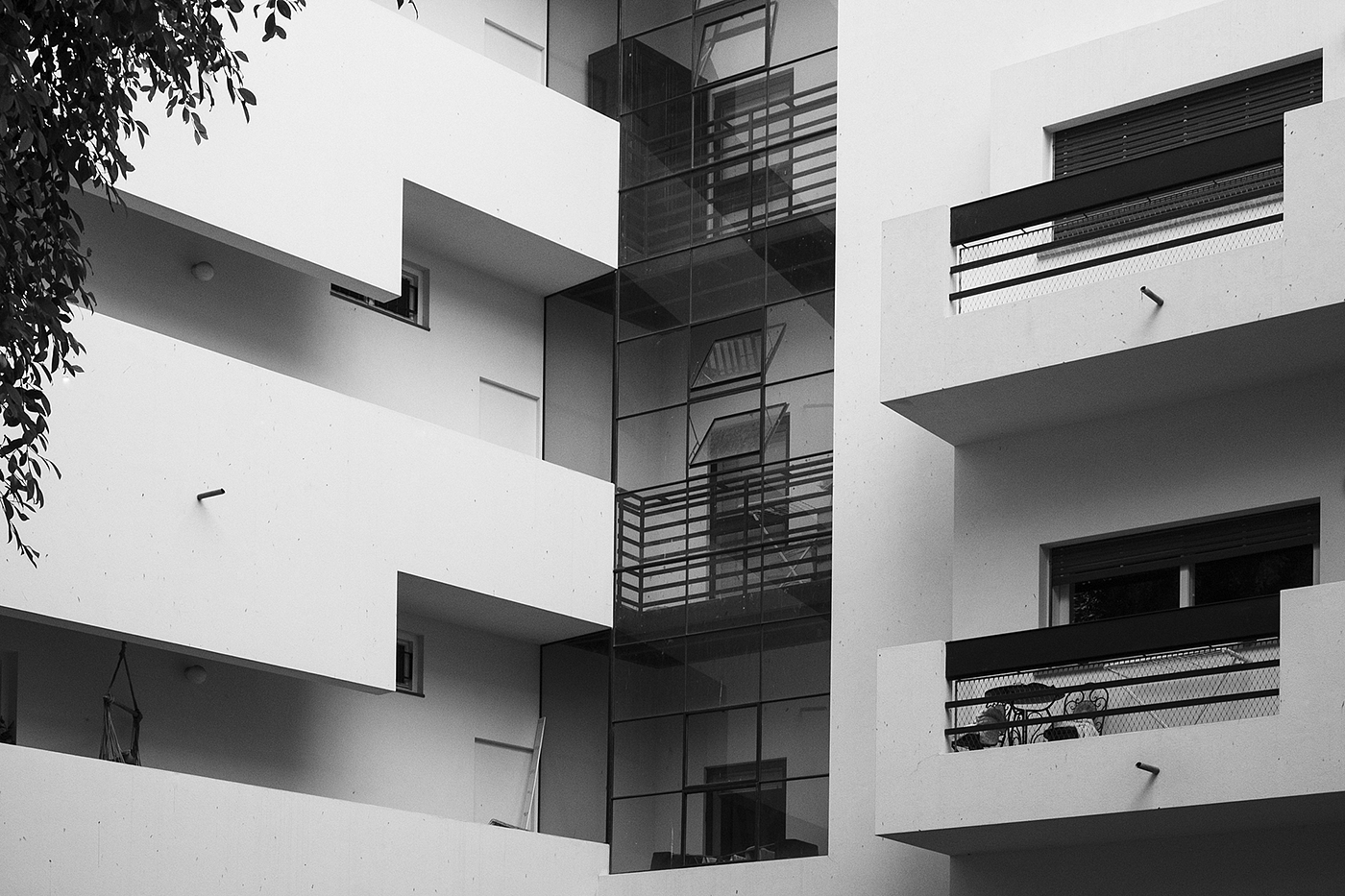 Black and White，Minimalism，Architectural design，Tel Aviv ，Bauhaus style，