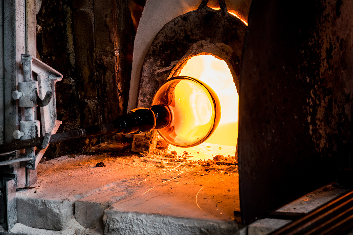 packing design，Glass products，Arts and Crafts，Perfume bottle，