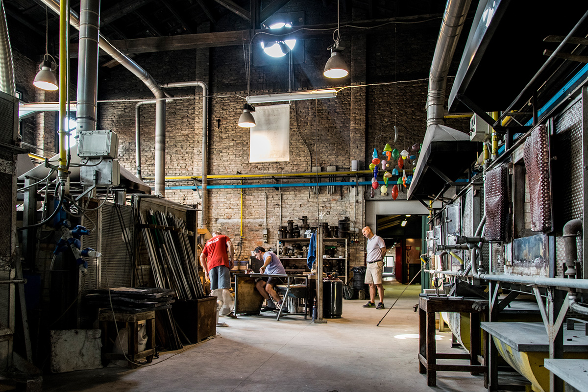 packing design，Glass products，Arts and Crafts，Perfume bottle，