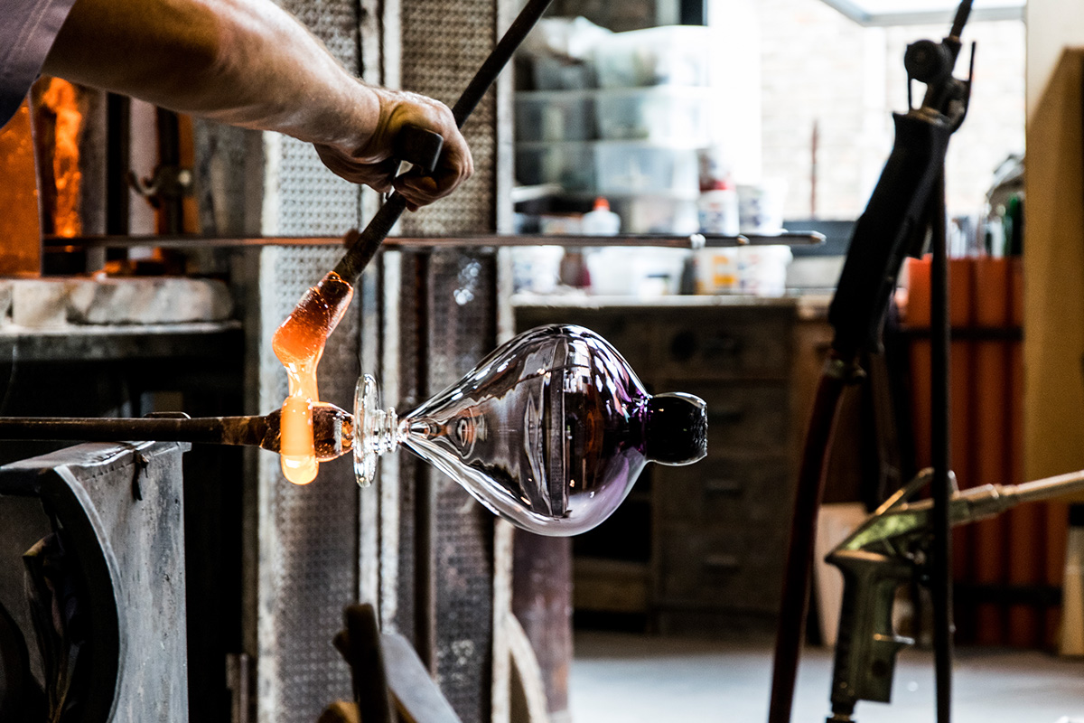 packing design，Glass products，Arts and Crafts，Perfume bottle，