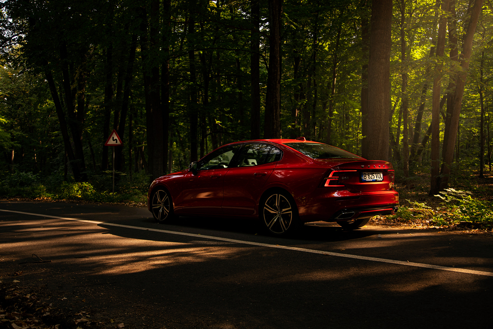 volvo，Realistic，design sketch，