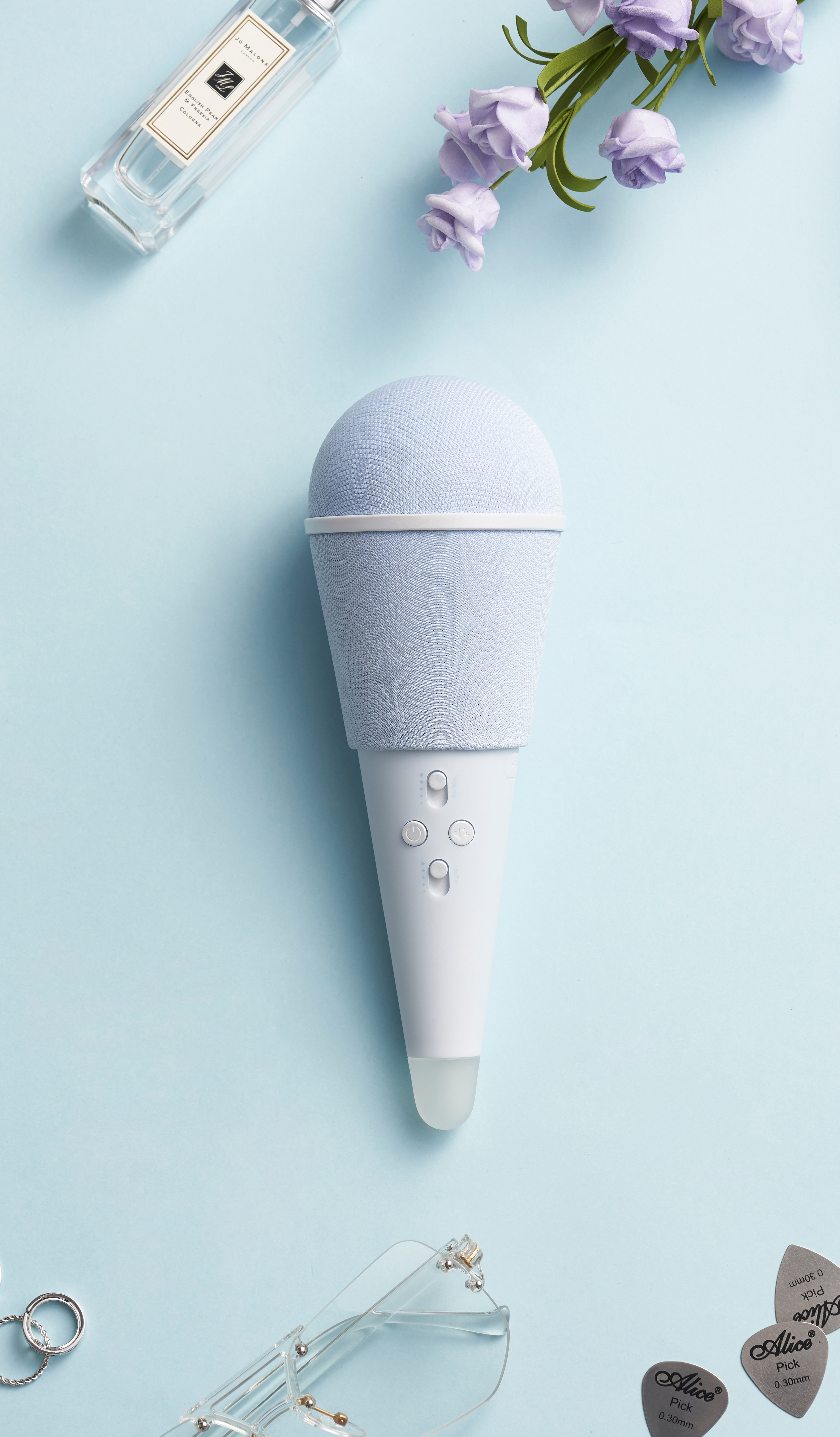 Black cherry microphone，Internet celebrity，Bluetooth Speaker ，Microphone Bluetooth speaker，Integrated design，Portable KTV，