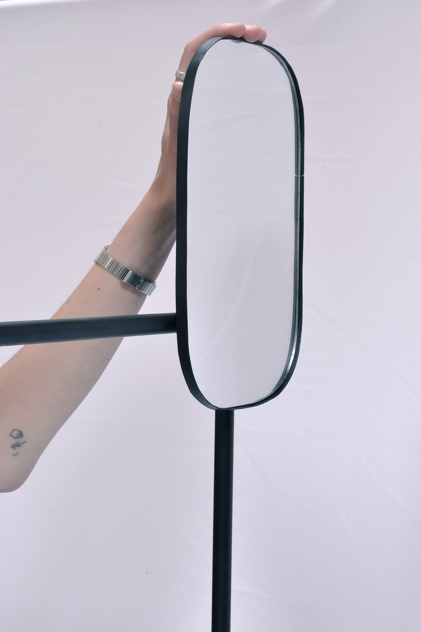 coat hanger，black，mirror，Marine Corps，cintrei，Minimalist，Coat rack，
