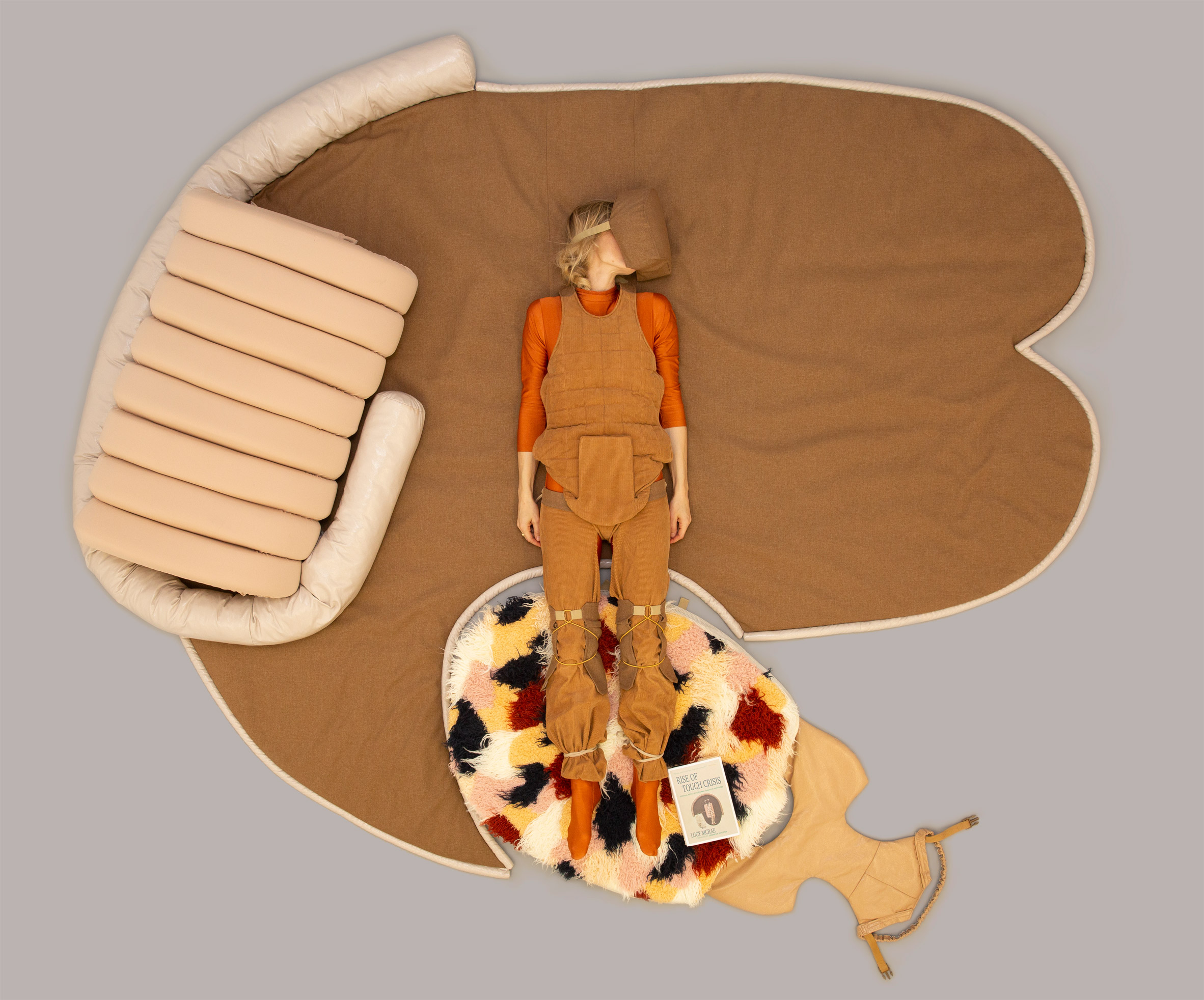 Future Survival Kit，Cushion，lifesaving，Lucy McRae，