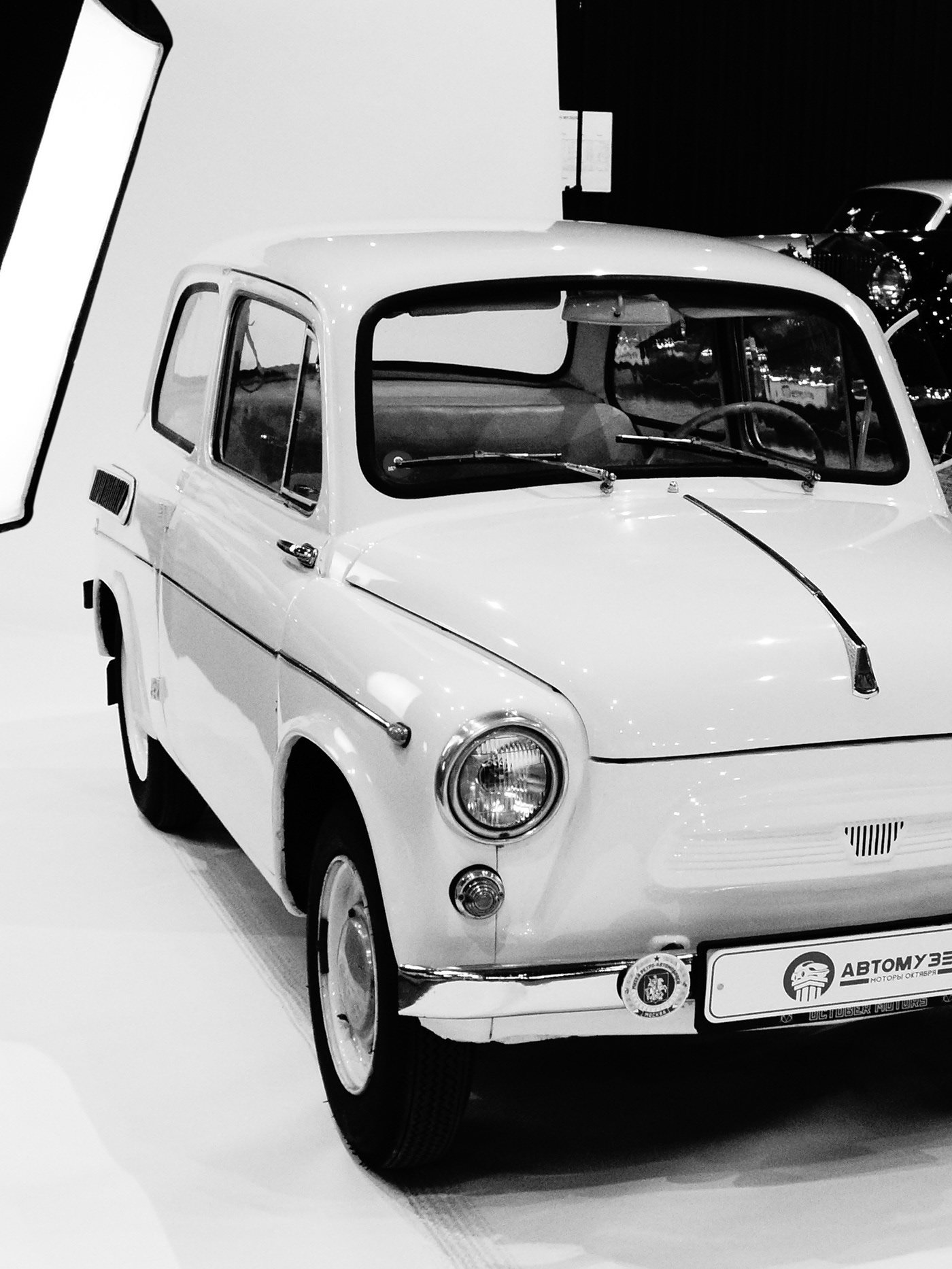 a burglar alarm，automobile，Small，Key buckle，Retro，