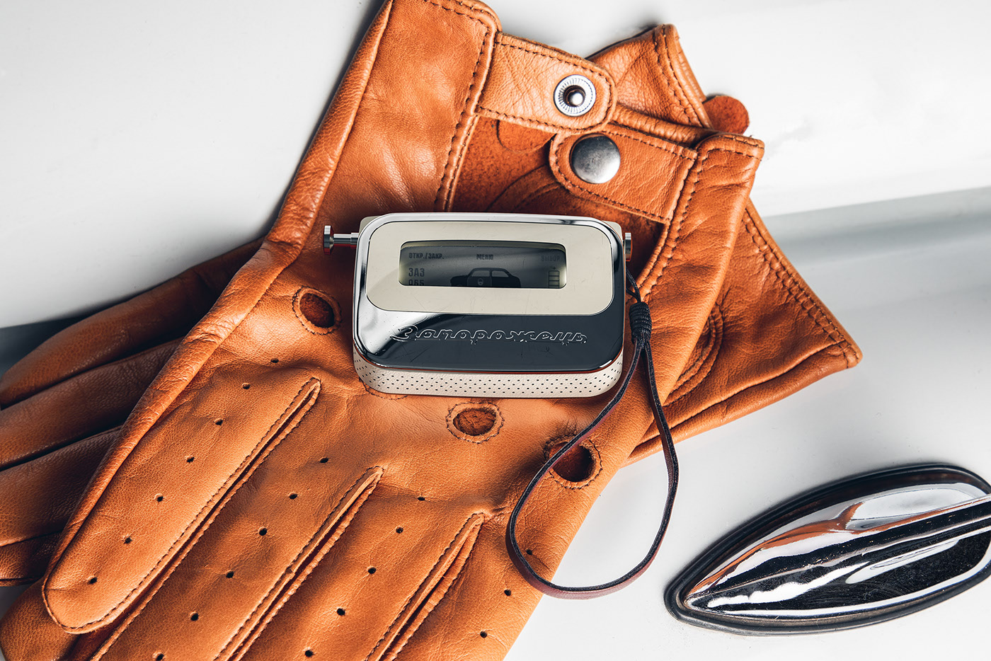 a burglar alarm，automobile，Small，Key buckle，Retro，