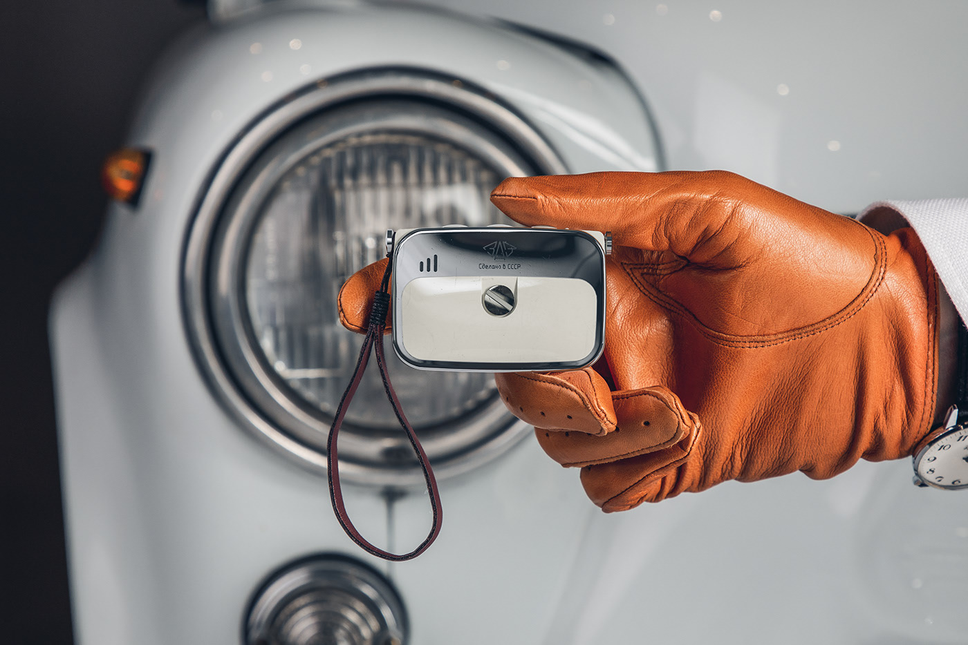 a burglar alarm，automobile，Small，Key buckle，Retro，