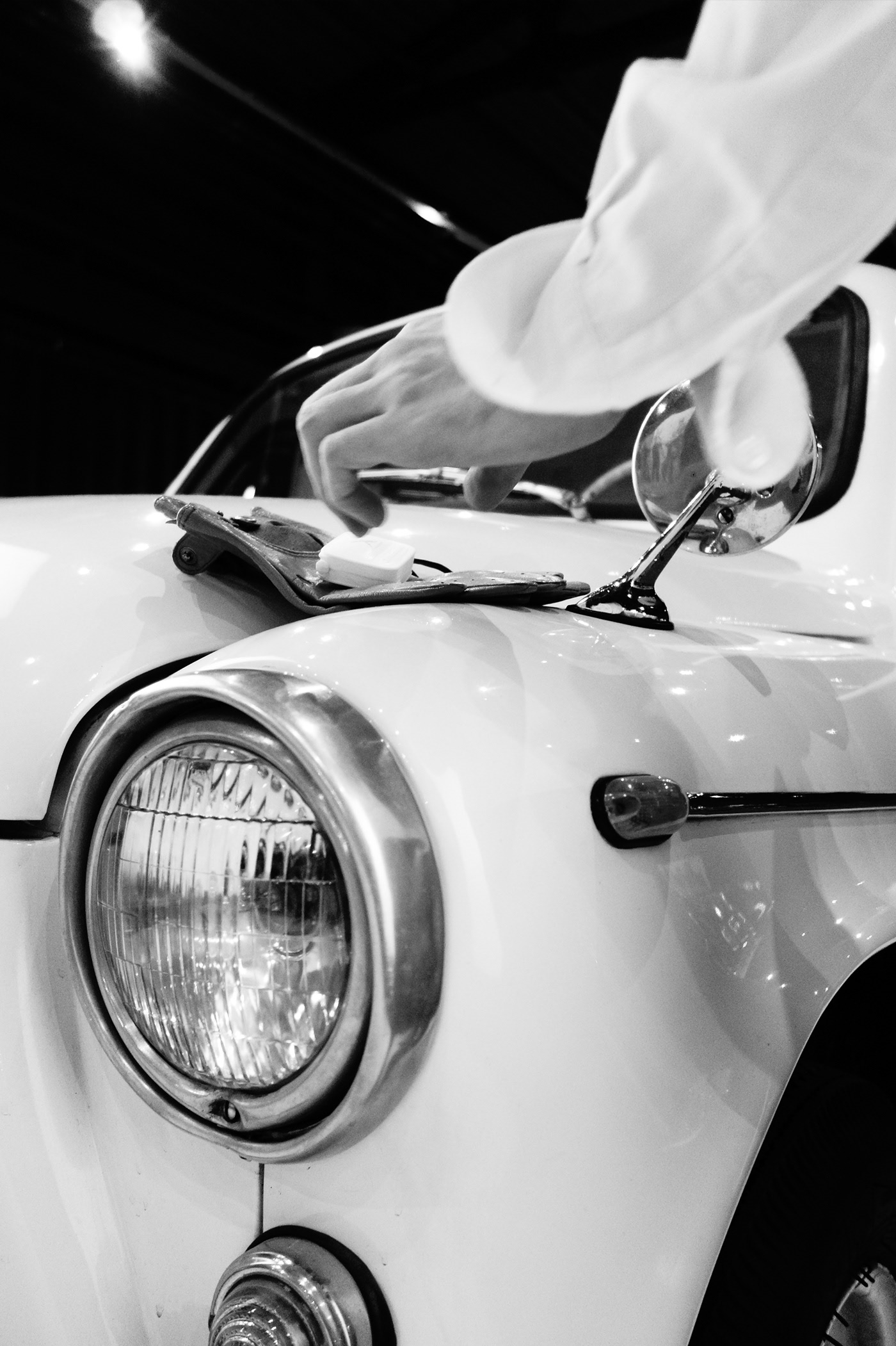 a burglar alarm，automobile，Small，Key buckle，Retro，