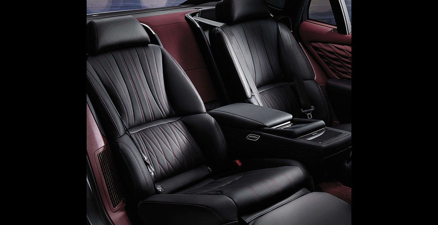 Car，luxury，LS，Sense of future，comfortable，