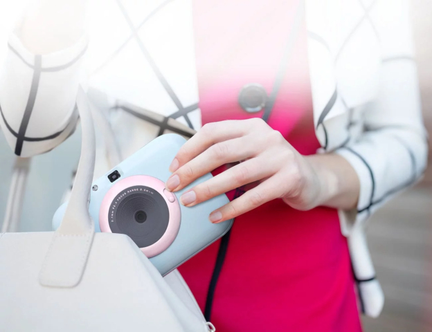 camera，Polaroid，industrial design，product design，