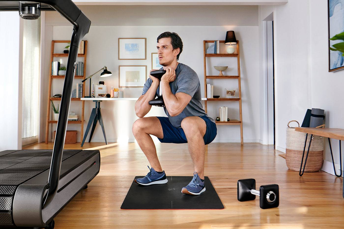 Bodybuilding，family，weight，on-line，German red dot，