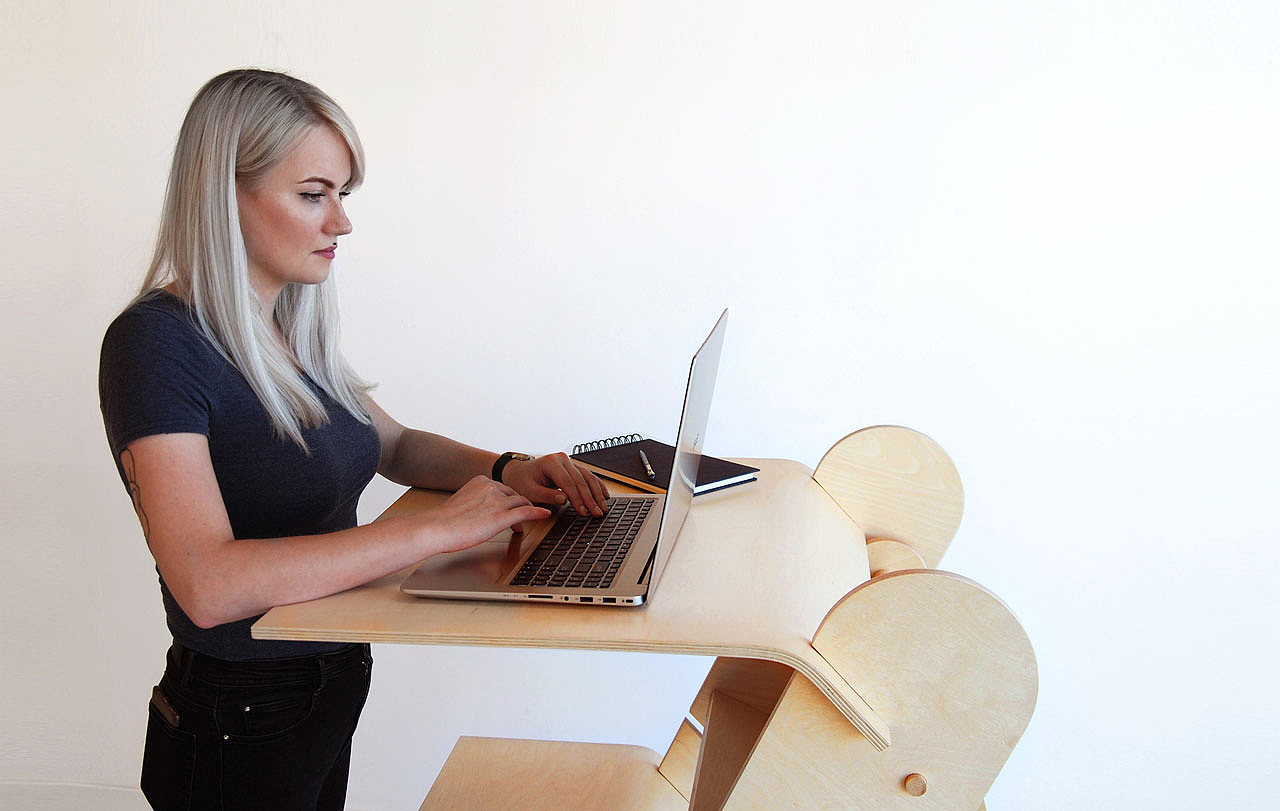 Table，Sitting type，Station type，wooden ，fold，
