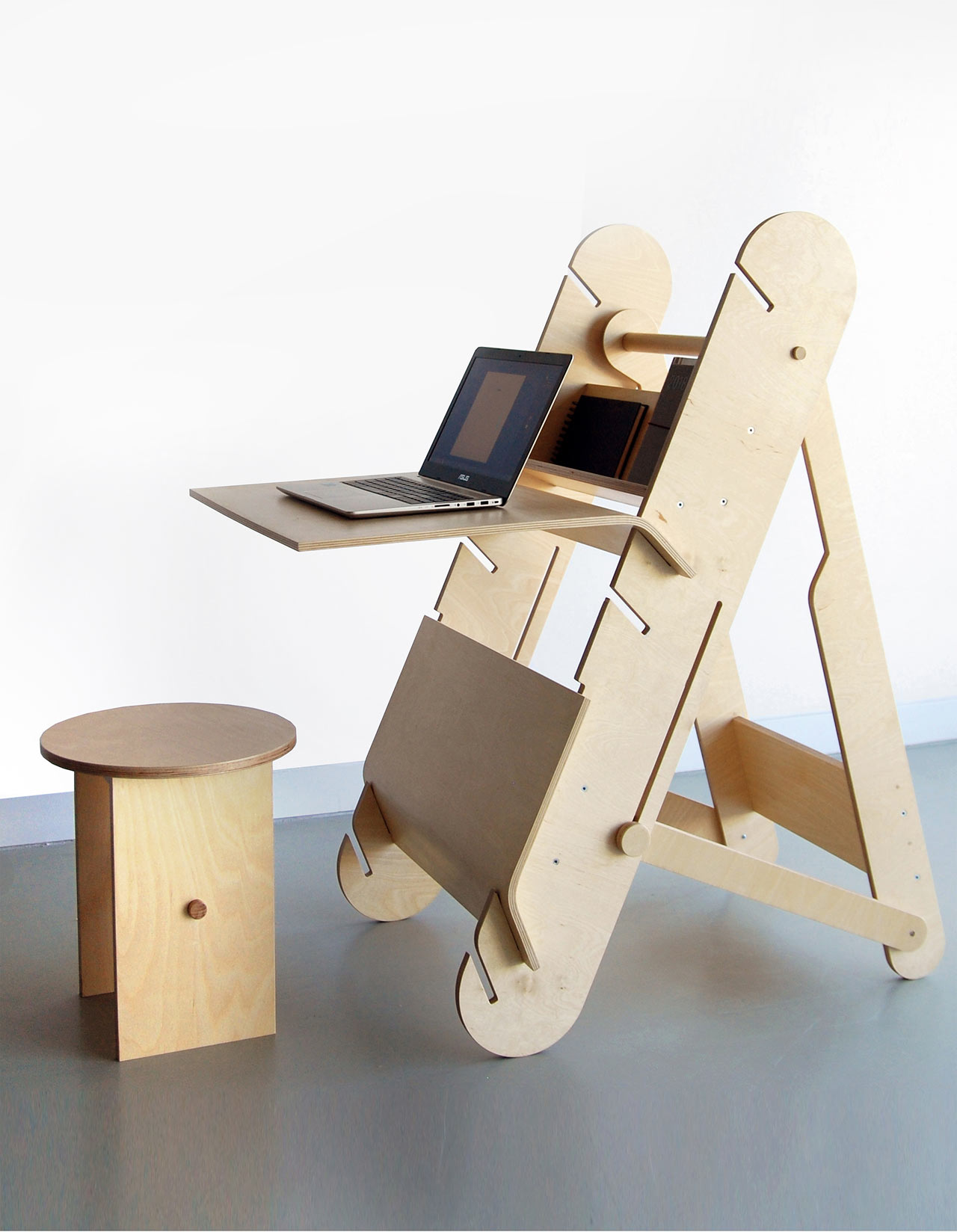 Table，Sitting type，Station type，wooden ，fold，