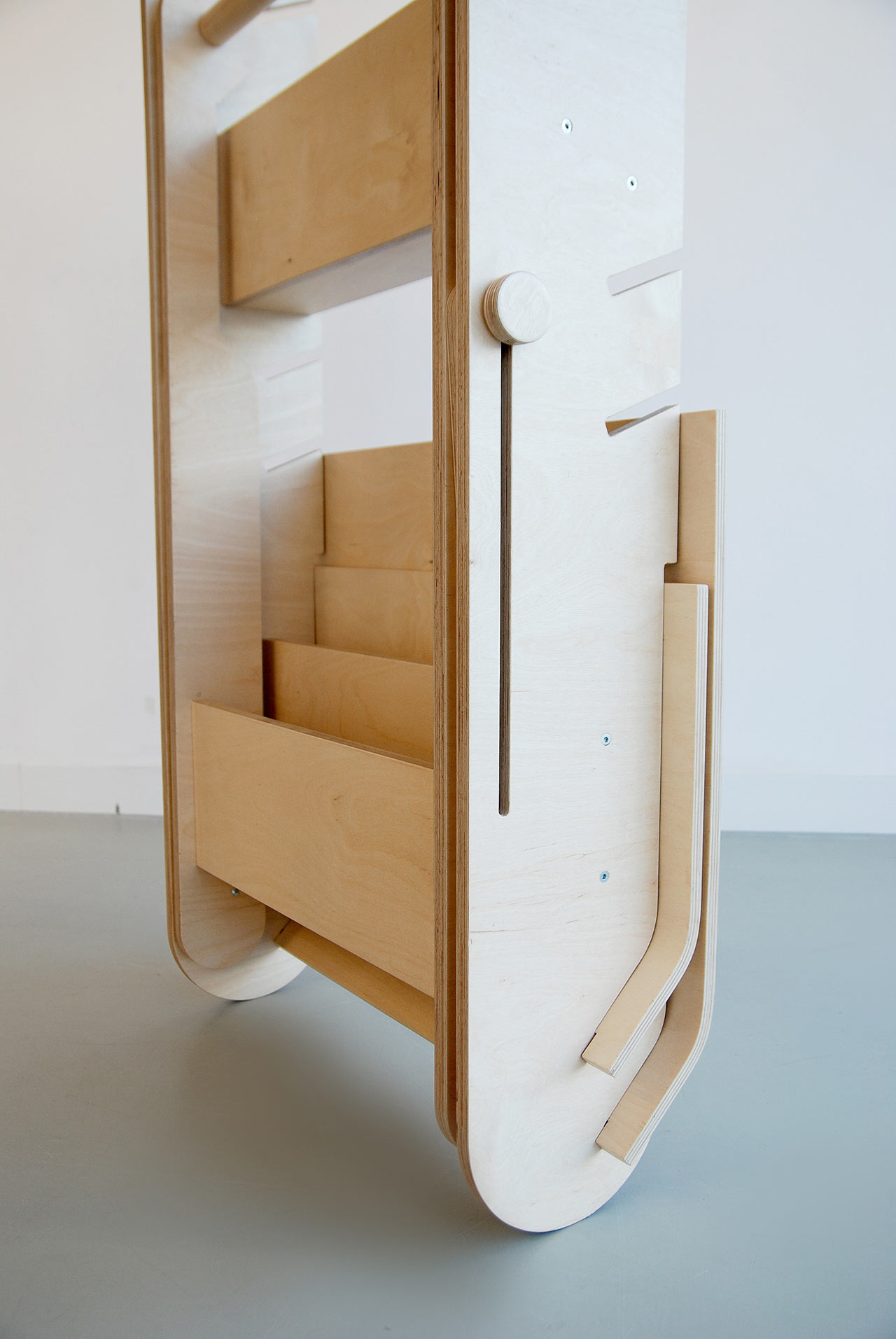 Table，Sitting type，Station type，wooden ，fold，