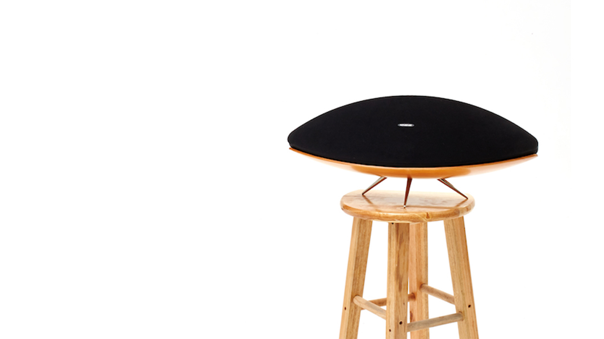 Good simple geometry，sound design ，product design，Bluetooth audio，