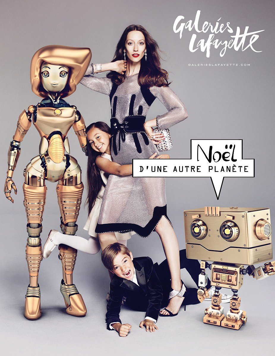 robot，Metal，modern，golden，luxury，old-fashioned，