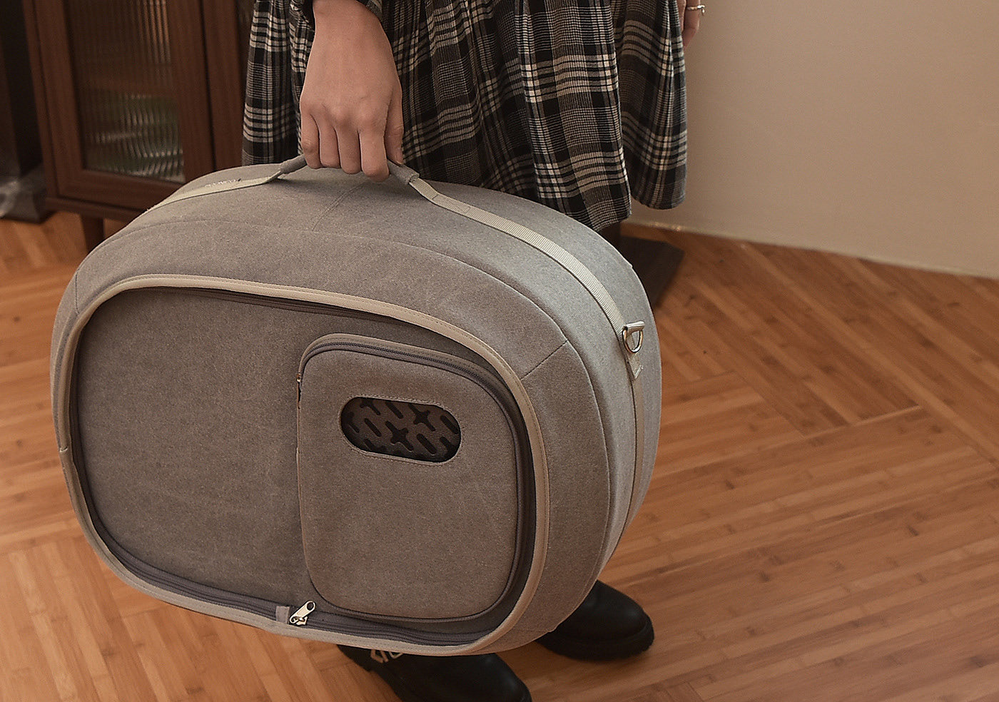knapsack，Pets，grey，fashion，