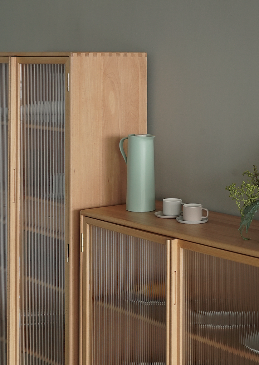 Side cabinet, solid wood, Changhong glass，