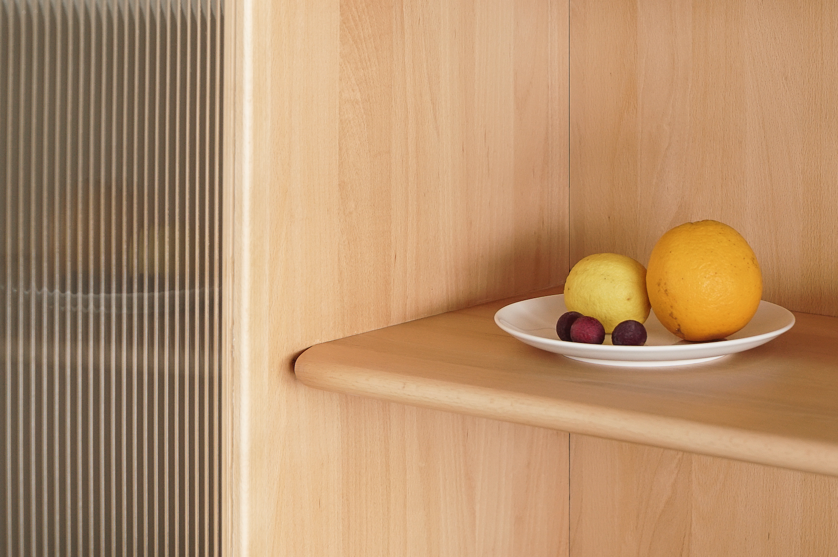 Side cabinet, solid wood, Changhong glass，