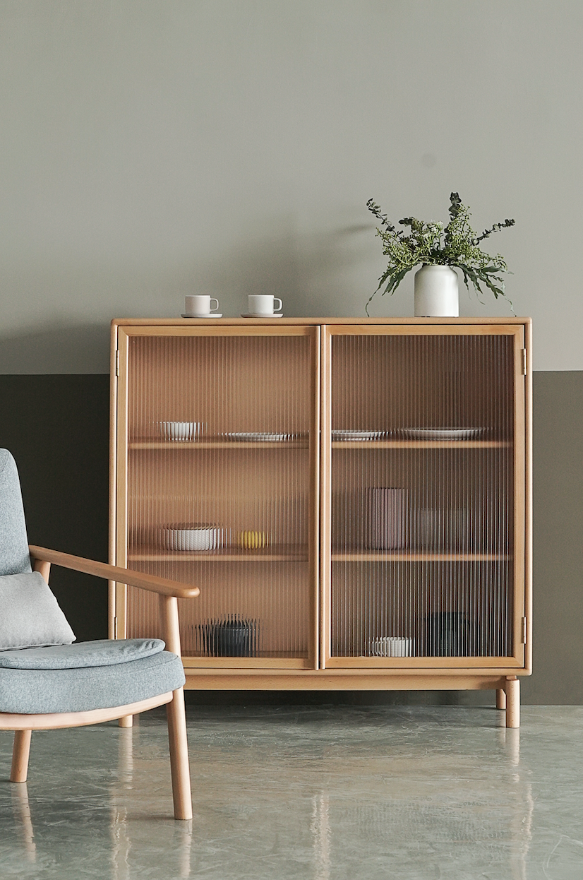 Side cabinet, solid wood, Changhong glass，