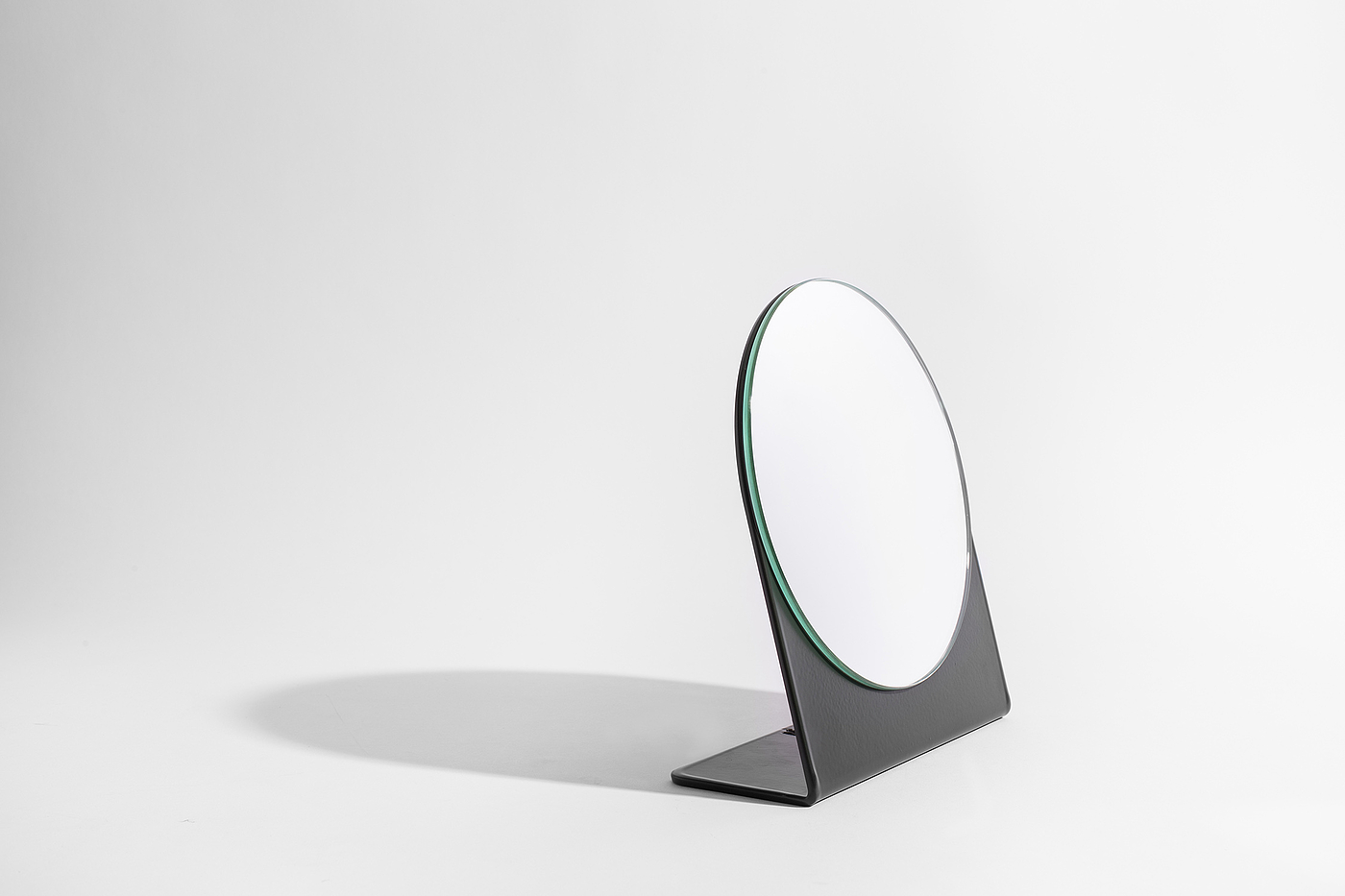 Fold Range，Minimalist，Dan Craig，Side table，mirror，