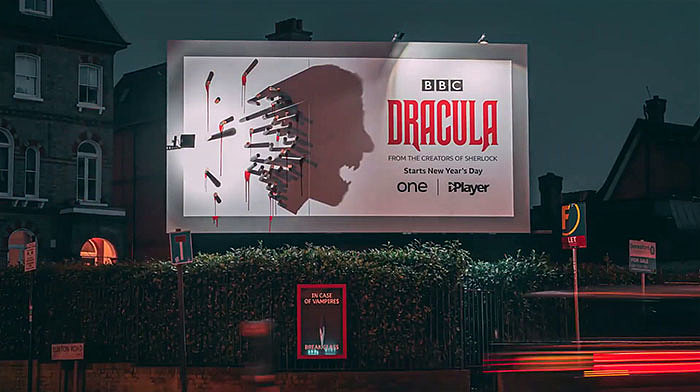 advertisement，Dracula，vampire，Wooden stake，night，