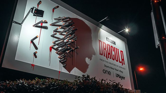 advertisement，Dracula，vampire，Wooden stake，night，