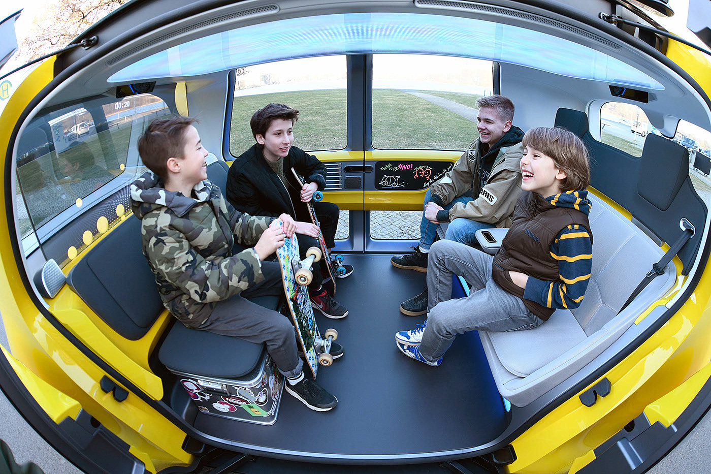 School Bus，appearance，yellow，industrial design，product design，