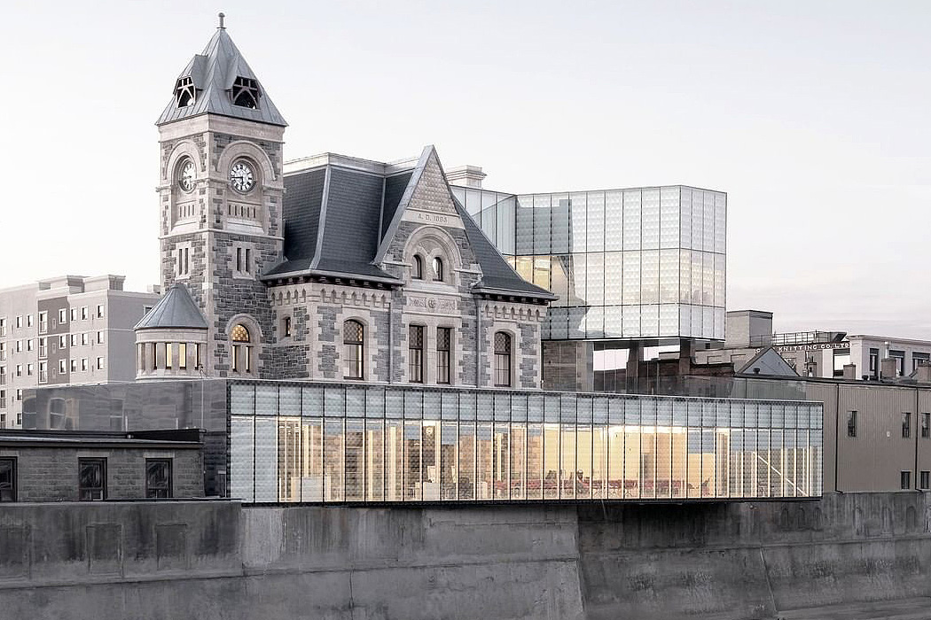 Glass，transparent，multi-storied building，mirror，