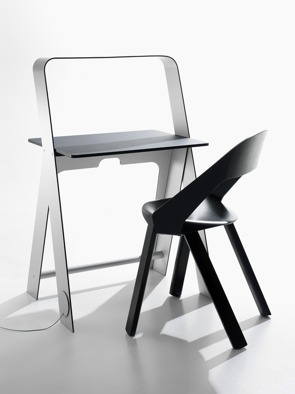 Tables and chairs，light，fold，aluminium，industrial design，product design，