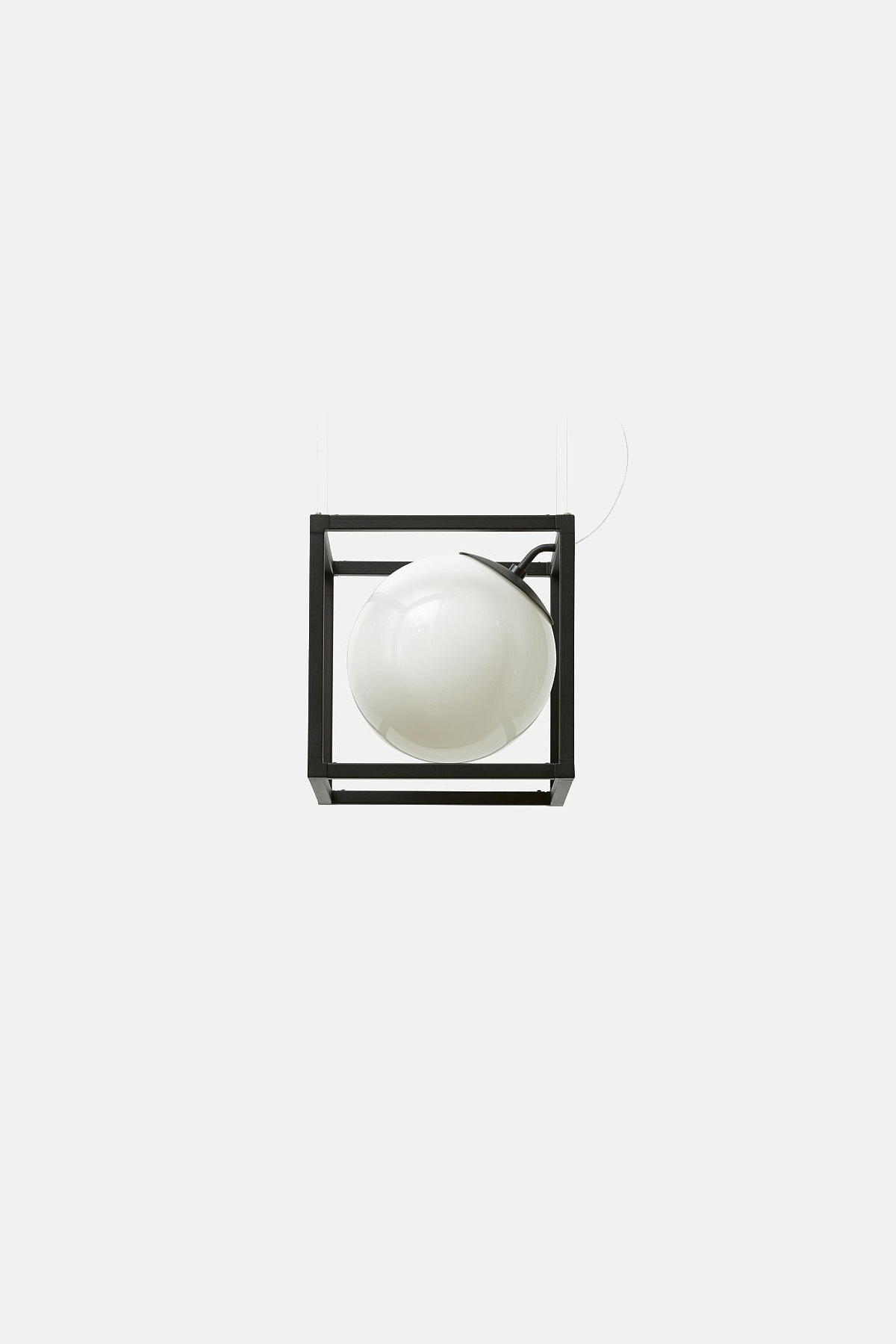a chandelier，geometry，brass，combination，lighting，