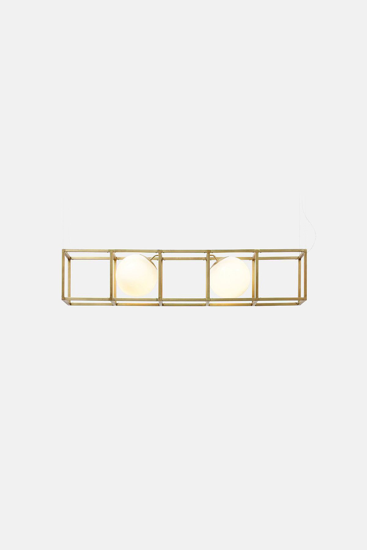 a chandelier，geometry，brass，combination，lighting，