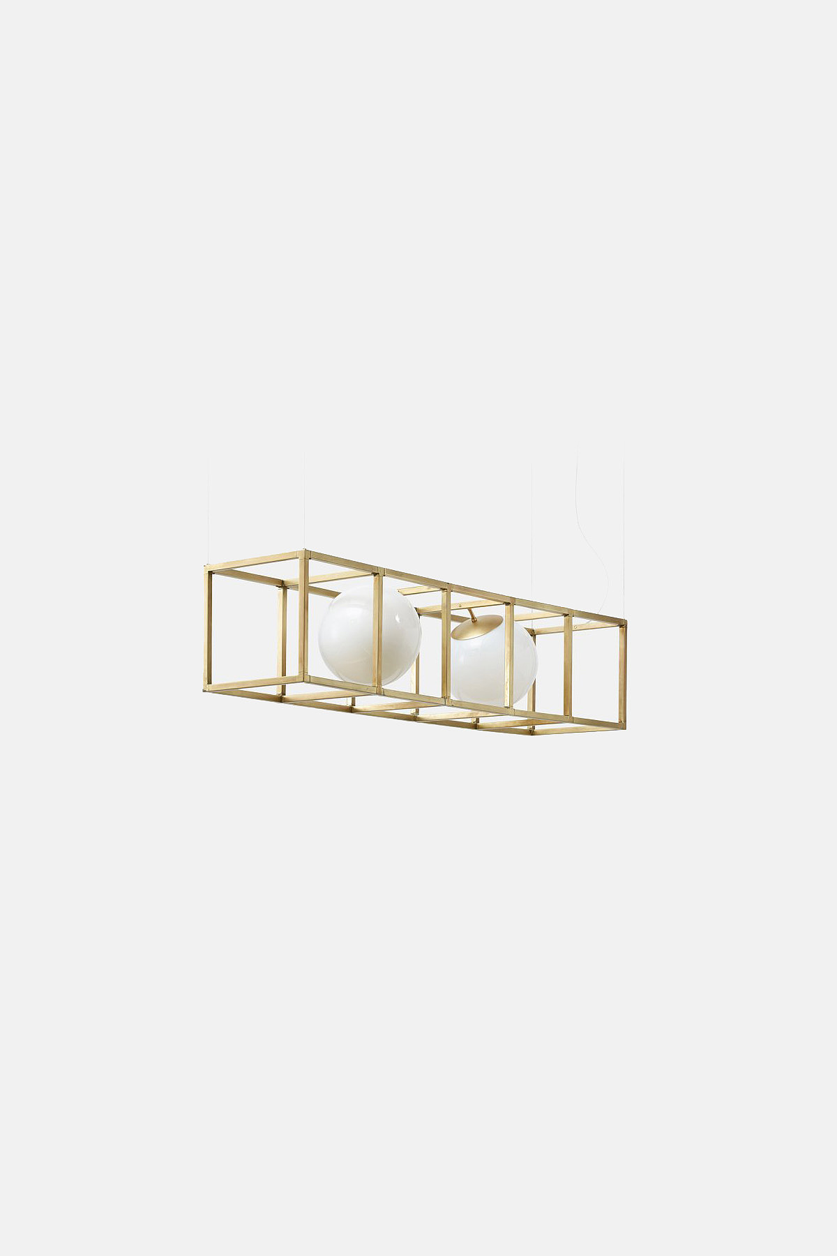 a chandelier，geometry，brass，combination，lighting，