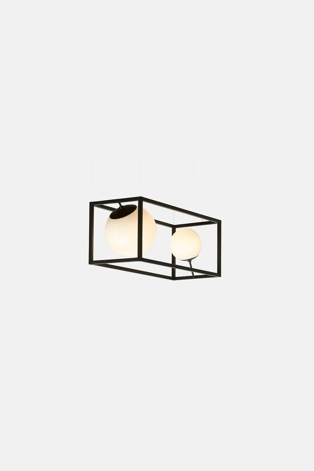 a chandelier，geometry，brass，combination，lighting，