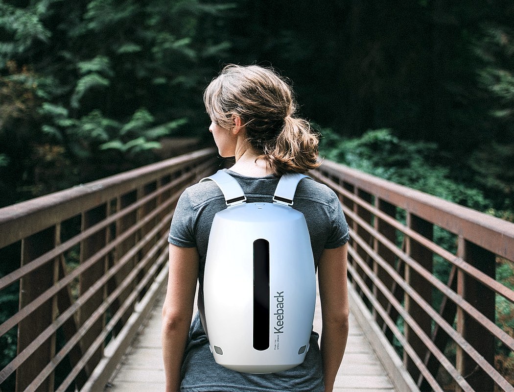 knapsack，Hard shell，speaker，Built in battery，usb，