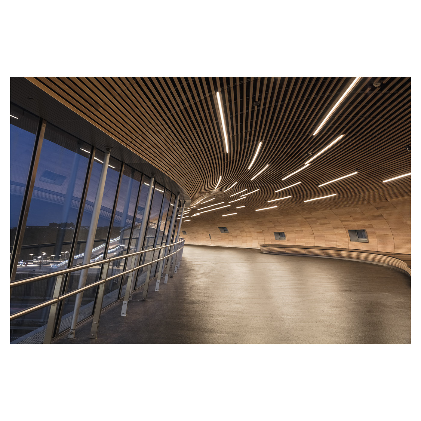 footbridge，Art，Rasmus Horsthoj，Photography，K Ø G E N O R D，station，traffic，