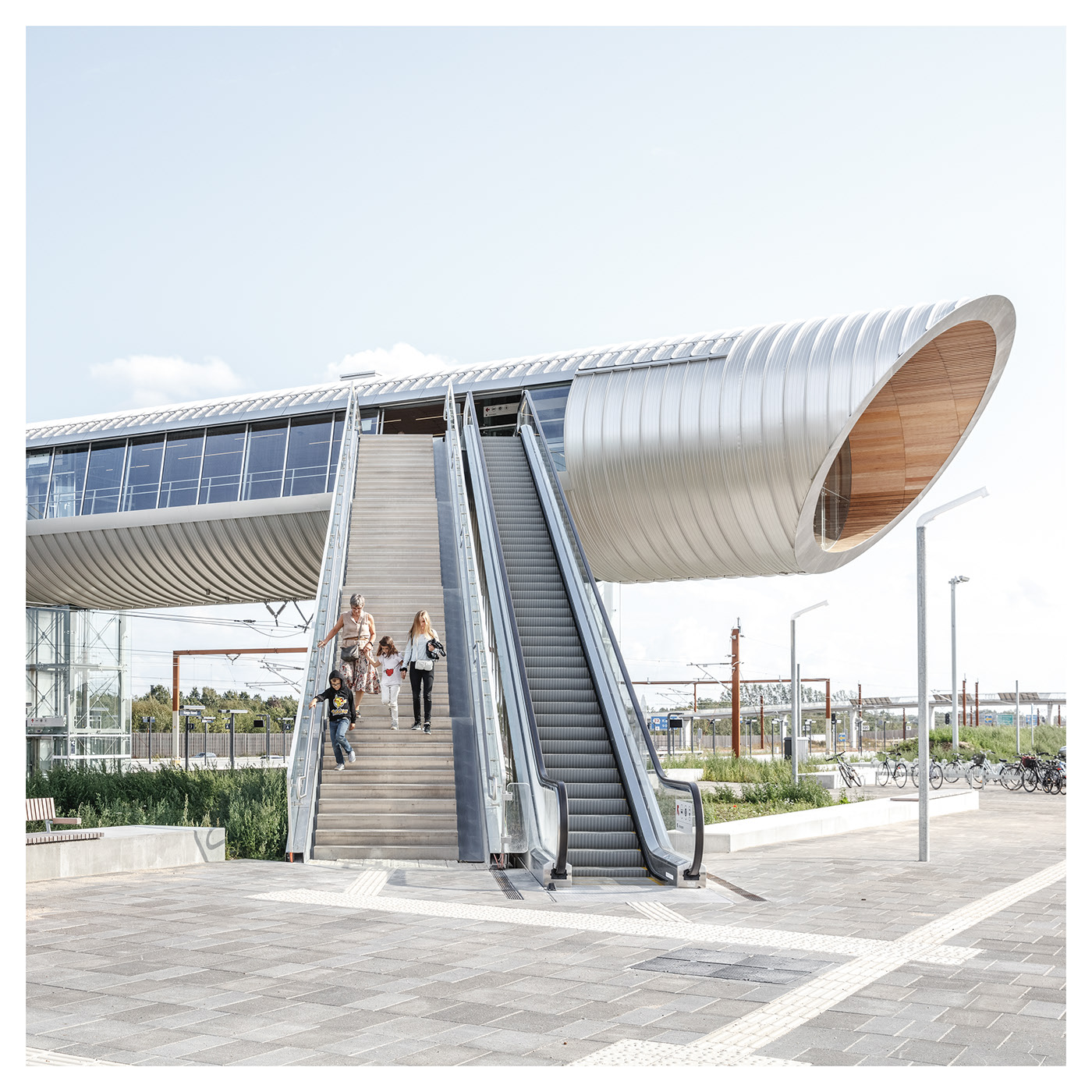 footbridge，Art，Rasmus Horsthoj，Photography，K Ø G E N O R D，station，traffic，