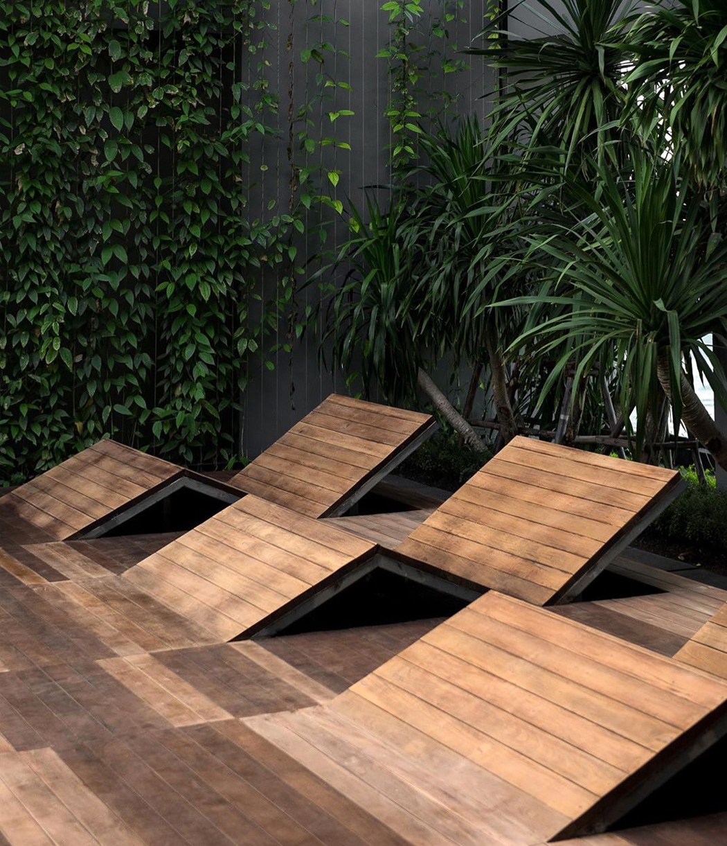 backyard，outdoors，entertainment，Tables and chairs，