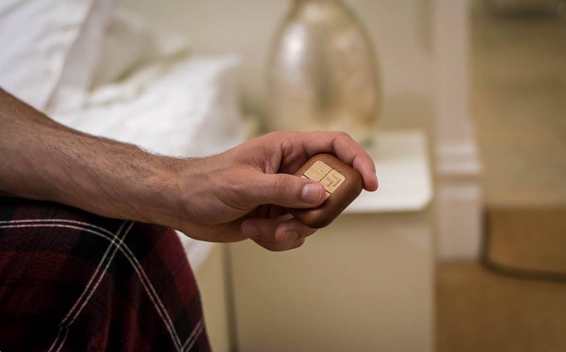 intelligence，rotate，wooden ，Remote control，