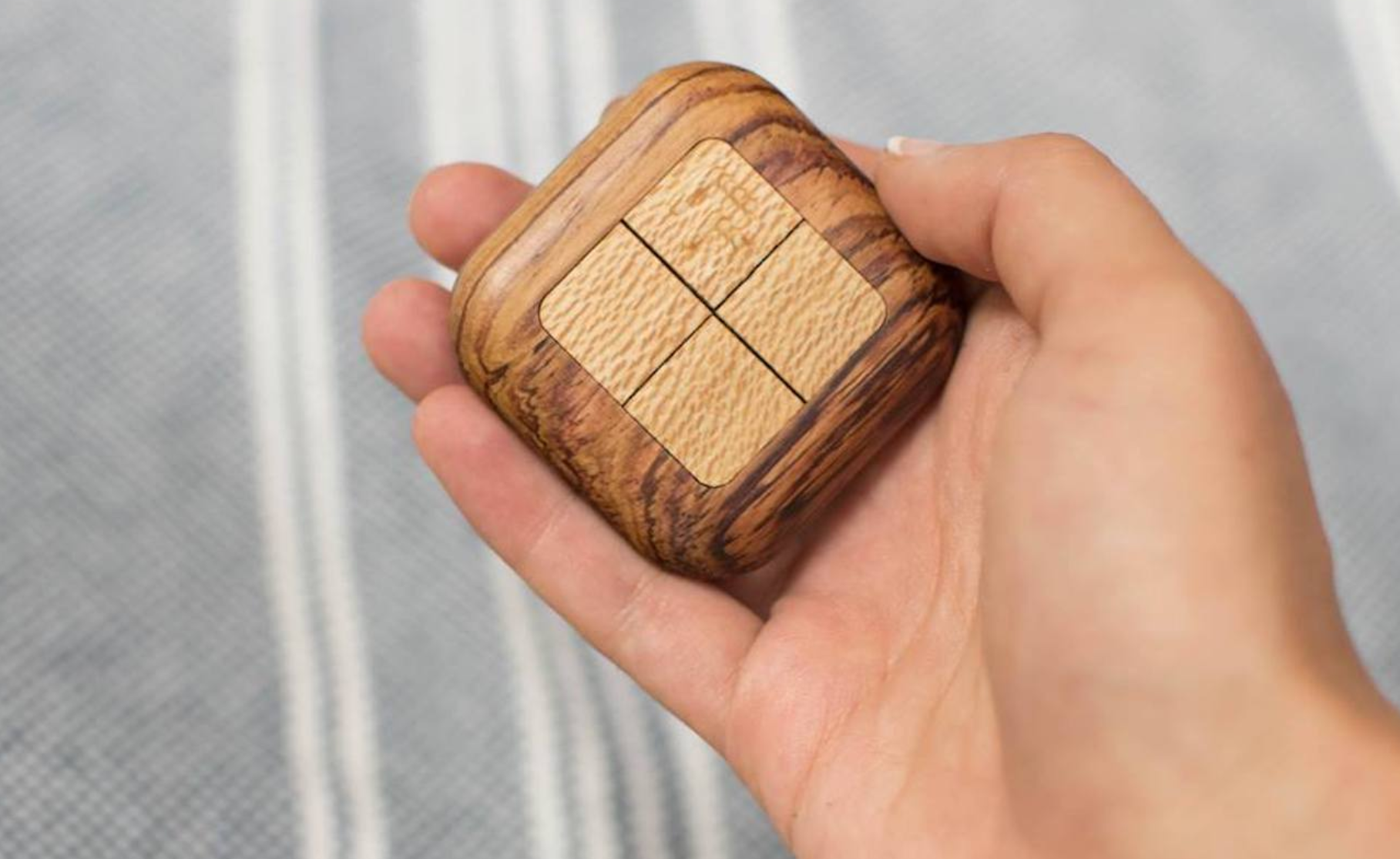 intelligence，rotate，wooden ，Remote control，