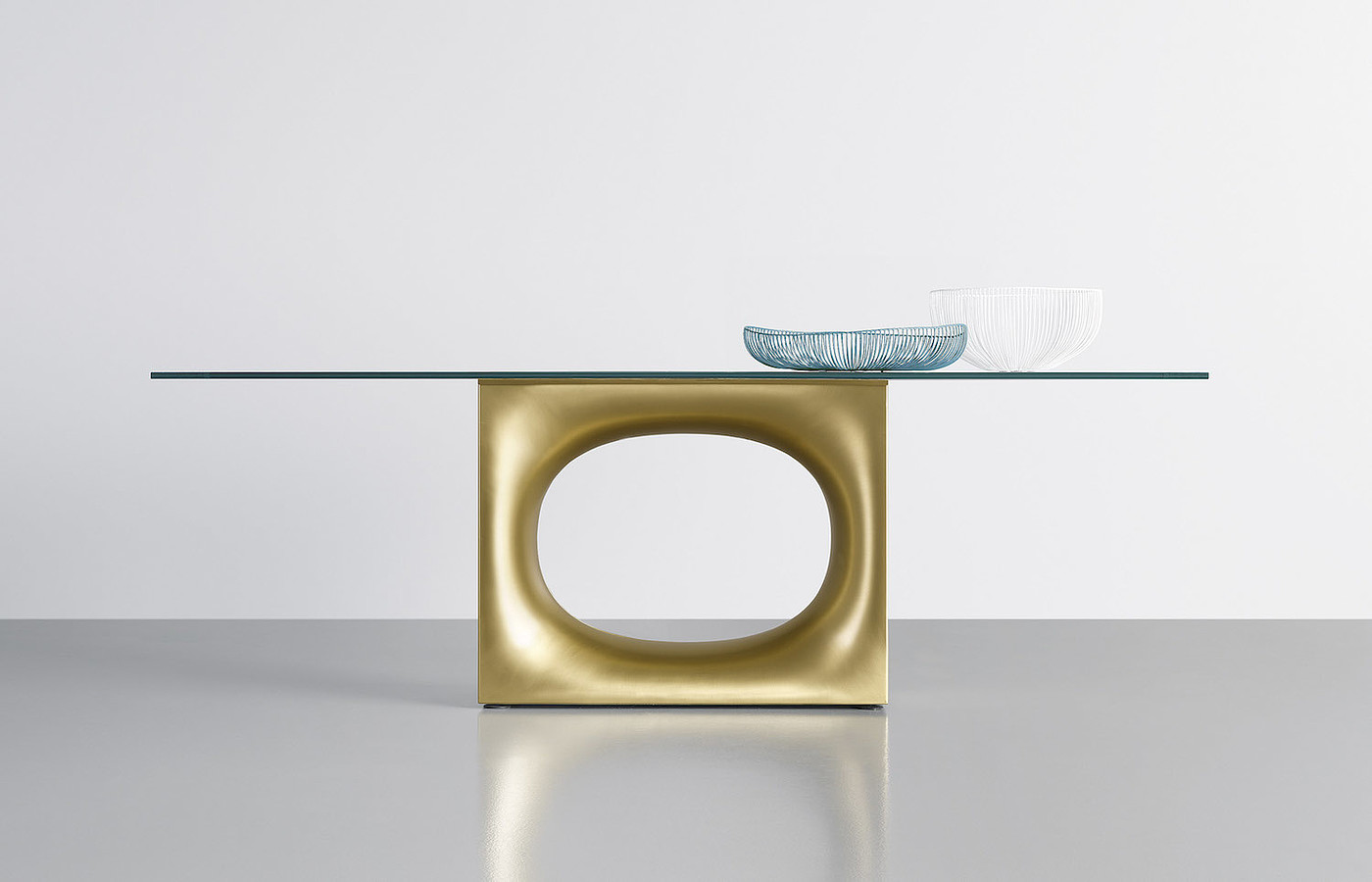 Holo Table，Table design，Metal，