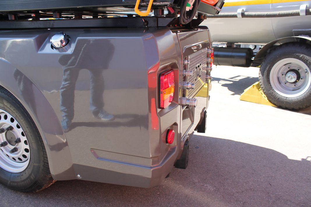 Cleaning car，Hand drawn，Electronic engraving，