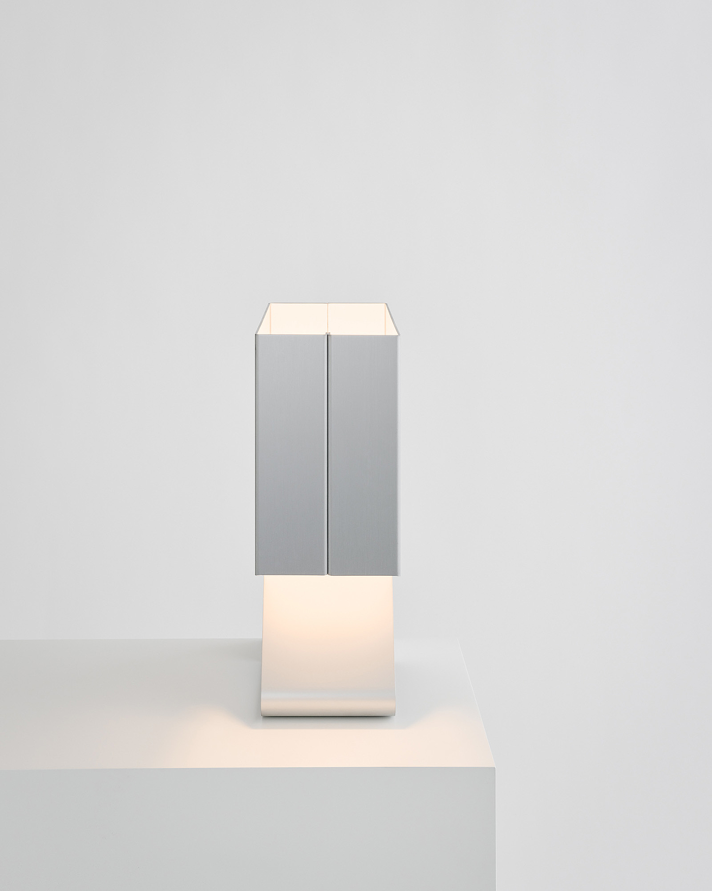 Garcia Tamjidi，GT02，Desk lamp，Lighting tools，