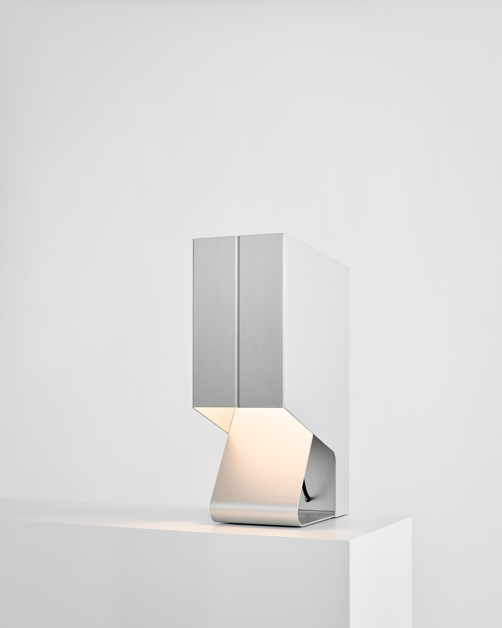 Garcia Tamjidi，GT02，Desk lamp，Lighting tools，