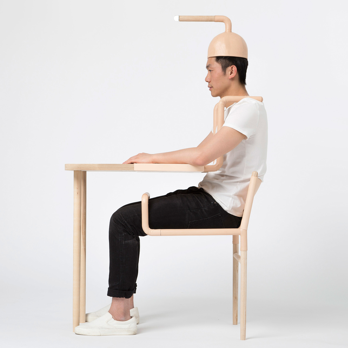 Xiang Guan，毕业生，椅子，家具，
