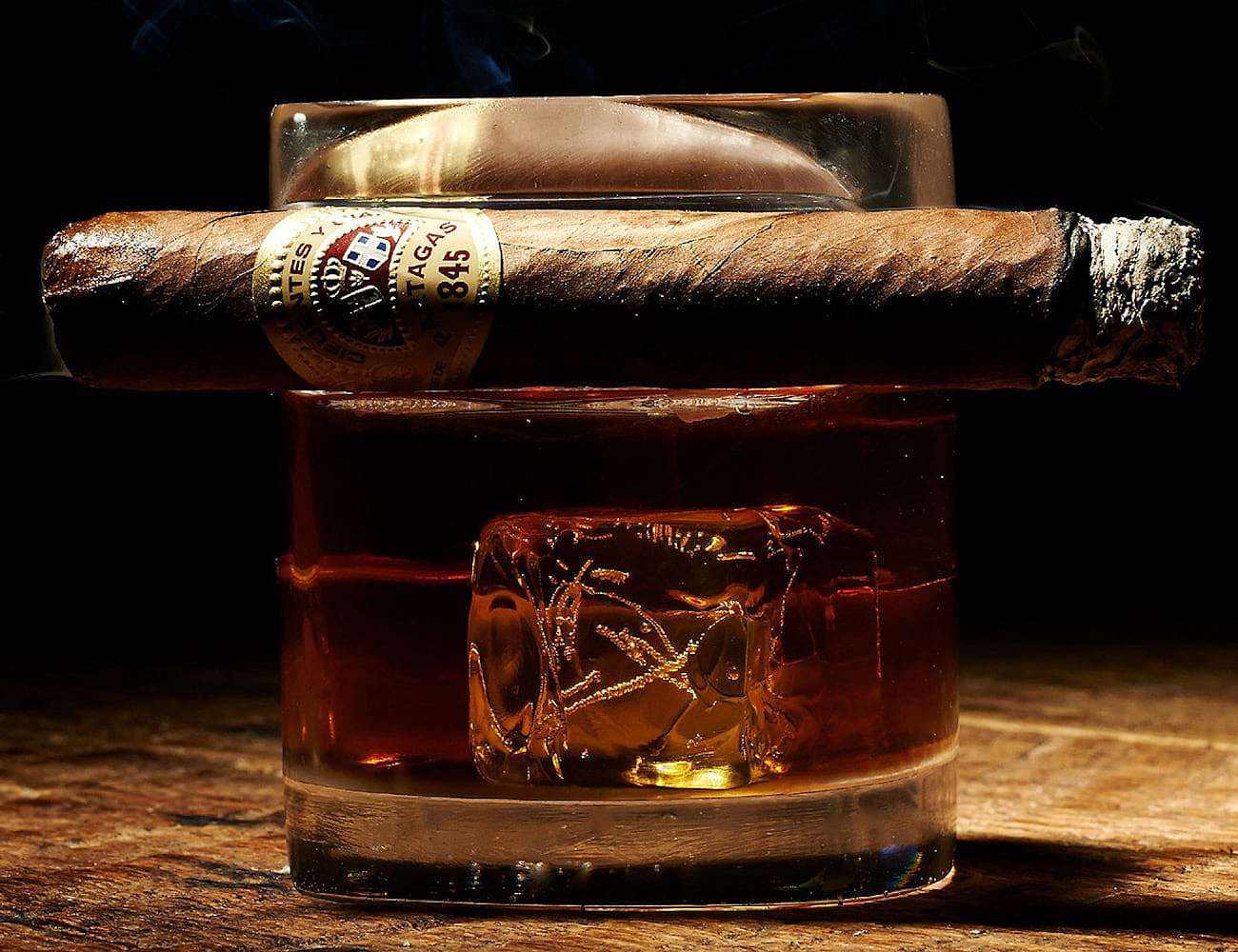 Whiskey glass，Corkcicle，Wine Glass，Glass，