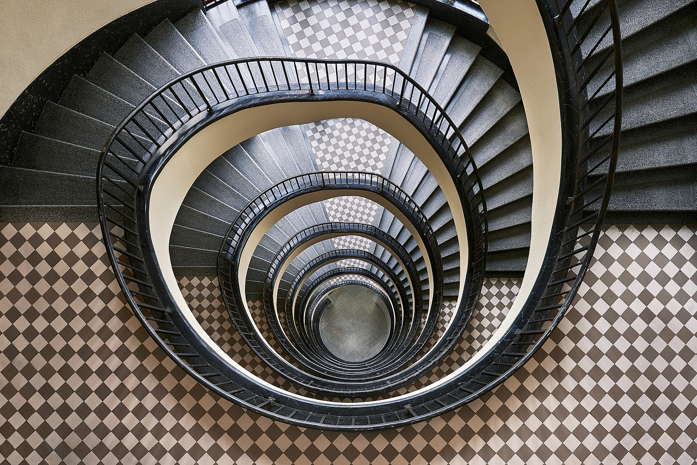 Photography，stairs，Spiral，Balint Alovits，Time Machine，