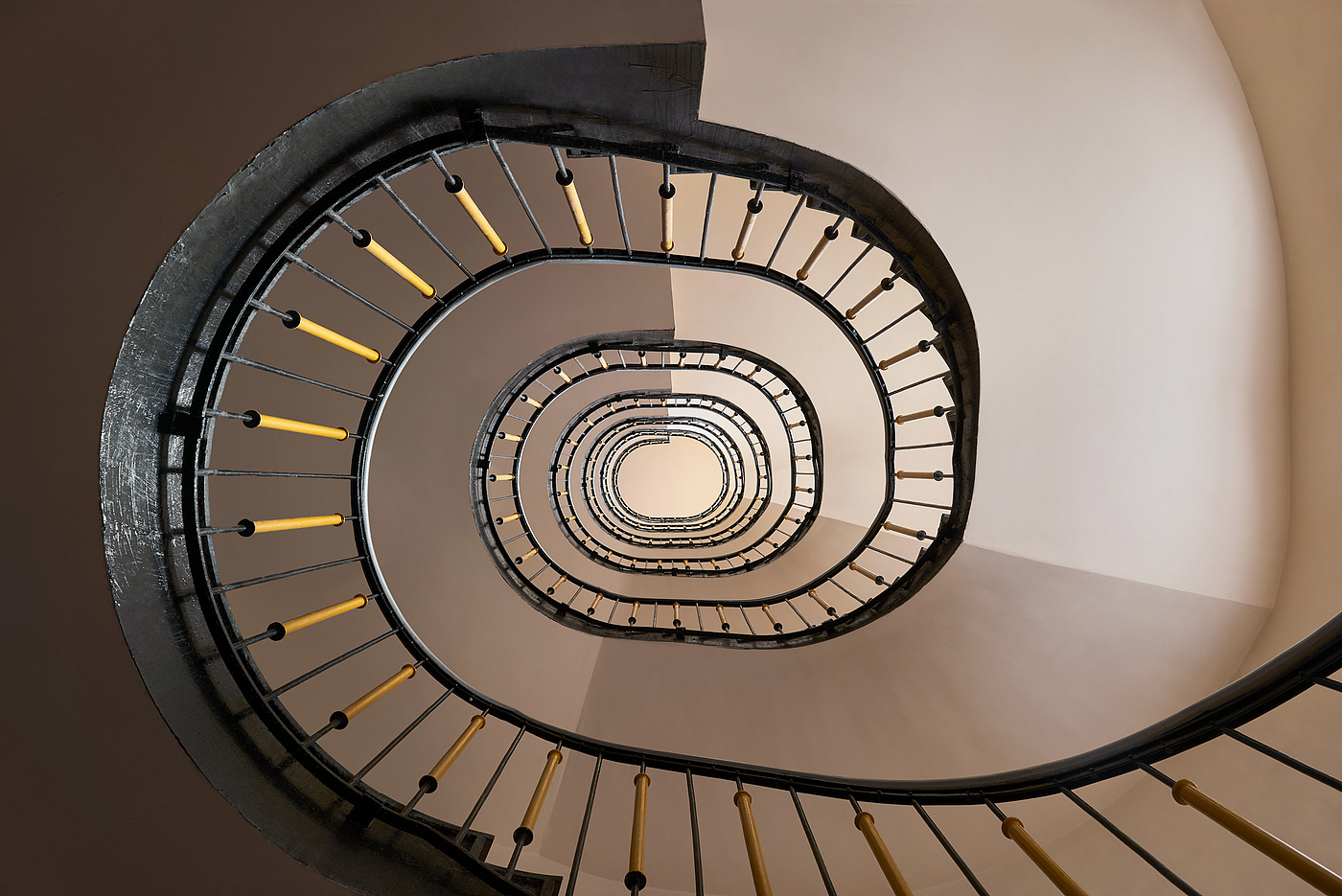 Photography，stairs，Spiral，Balint Alovits，Time Machine，